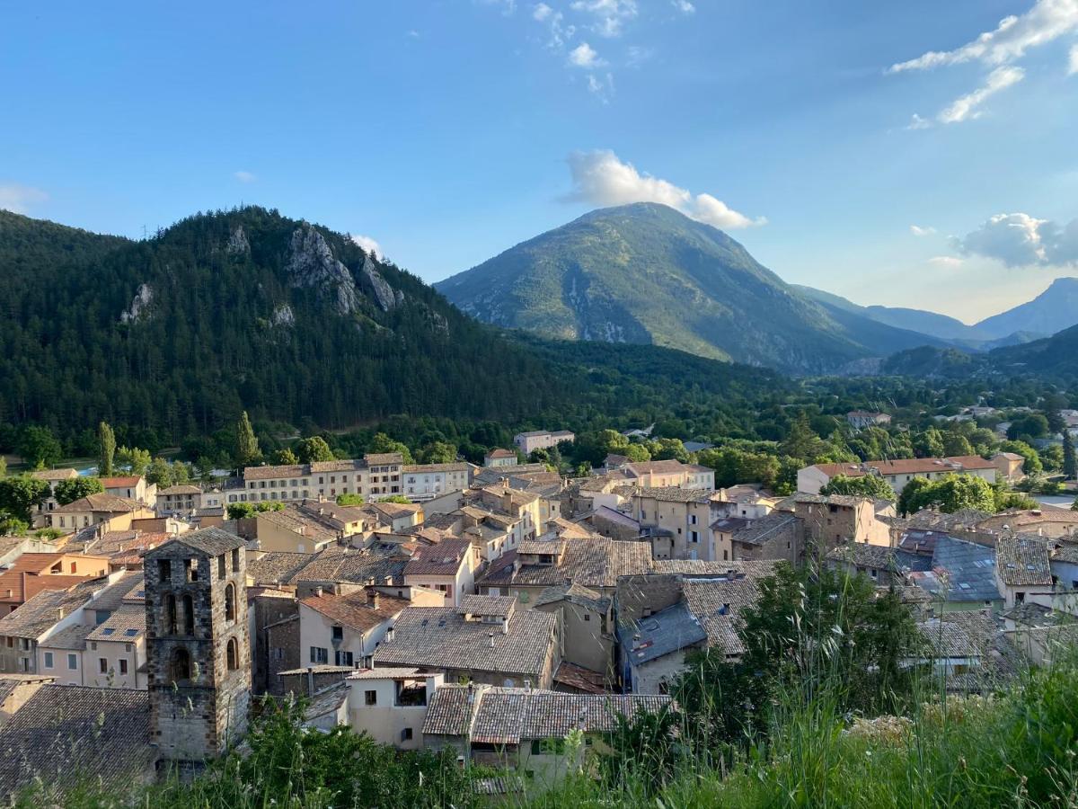 Camping Calme Et Nature Castellane Exterior photo